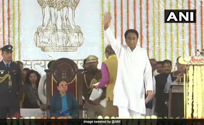 कमलनाथ के शपथग्रहण समारोह में दिखा दिलचस्प नजारा, देखें VIDEO