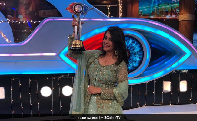 <I>Bigg Boss 12</i> Grand Finale: Dipika Kakar Is The Winner, Deepak Thakur Takes Part Of Prize Money Home