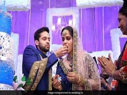 Saina Nehwal Parupalli Kashyap Wedding Reception Cake Looked As Regal As The Couple! (See Pics) Saina Nehwal Parupalli Kashyap Wedding Reception Cake Looked As Regal As The Couple! (See Pics)