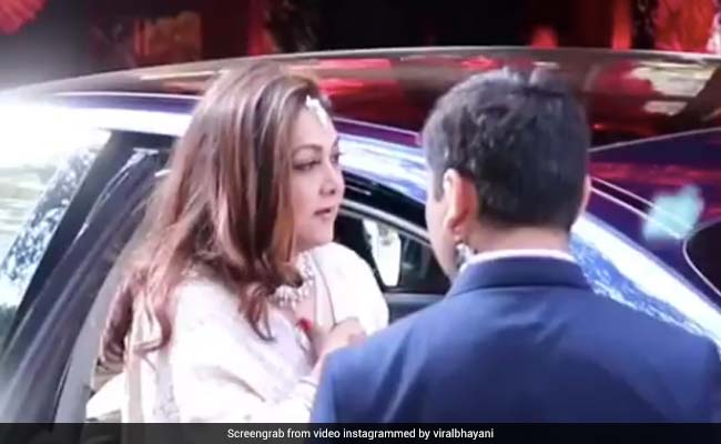 Isha Ambani Wedding: ईशा की शादी में रॉयल लुक में पहुंचीं नीता अंबानी की 'देवरानी', रह चुकी हैं बॉलीवुड एक्ट्रेस.. देखें Video