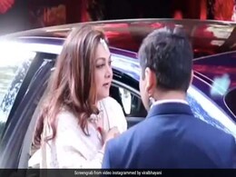 Isha Ambani Wedding: ईशा की शादी में रॉयल लुक में पहुंचीं नीता अंबानी की 'देवरानी', रह चुकी हैं बॉलीवुड एक्ट्रेस.. देखें Video Isha Ambani Wedding: ईशा की शादी में रॉयल लुक में पहुंचीं नीता अंबानी की 'देवरानी', रह चुकी हैं बॉलीवुड एक्ट्रेस.. देखें Video