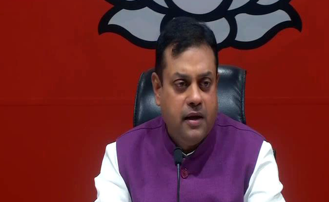 भाजपा का निशाना: संबित पात्रा बोले- राहुल गांधी गले तक भ्रष्टाचार में डूबे हैं, घूस का पैसा उनके अकाउंट में जा रहा है