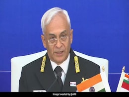 Navy Chief Sunil Lanba Makes Farewell Call On President Ram Nath Kovind Navy Chief Sunil Lanba Makes Farewell Call On President Ram Nath Kovind