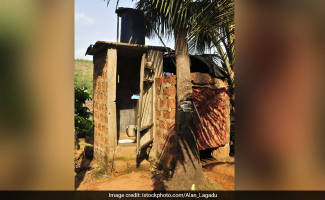 पापा ने पूरा नहीं किया 'टॉयलेट' बनवाने के प्रॉमिस, लड़की पहुंची पुलिस स्टेशन और फिर...