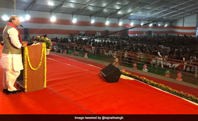 राजनाथ सिंह दे रहे थे भाषण, तभी लगने लगे नारे 'जो मंदिर बनवाएगा, वोट उसी को जाएगा',देखें Video