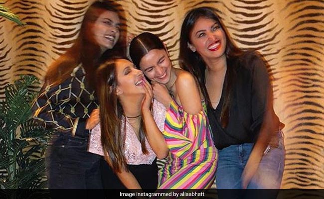 Alia Bhatt And Friends Had A Foodie Dinner Date At This New Restaurant In Mumbai: See Droolworthy Pics