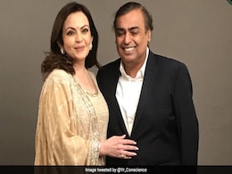 मुकेश अंबानी ने 50 हजार पुलिस वालों को भेजे मिठाई के डिब्बे, पुलिसकर्मी बोला- मीठे के साथ थी ये चीज मुकेश अंबानी ने 50 हजार पुलिस वालों को भेजे मिठाई के डिब्बे, पुलिसकर्मी बोला- मीठे के साथ थी ये चीज