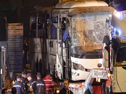 Three Vietnamese Tourists, Guide Killed In Bomb Blast Near Egypt Pyramids Three Vietnamese Tourists, Guide Killed In Bomb Blast Near Egypt Pyramids