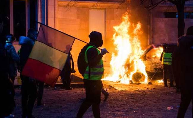 The Elusive Face Of The Paris "Yellow Vest" Rioters
