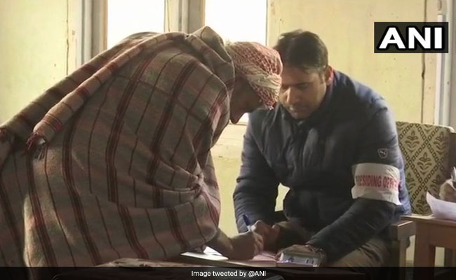 Voting Underway For 6th Phase Of Jammu And Kashmir Panchayat Polls