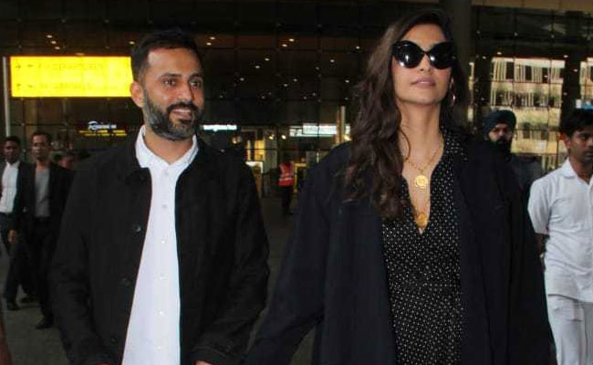 Sonam Kapoor's Recent Airport Look Is Totally A Winter Style Goal For Us