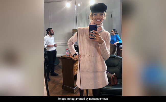 Supermodel Baffles Instagram With Bizarre Optical Illusion. See It?