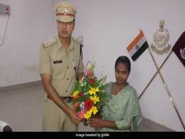 Woman Maoist Carrying Rs 1 Lakh Reward Surrenders In Odisha Woman Maoist Carrying Rs 1 Lakh Reward Surrenders In Odisha