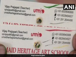 This Jodhpur Miniature Artist Paints On Lentil In 1 Minute This Jodhpur Miniature Artist Paints On Lentil In 1 Minute