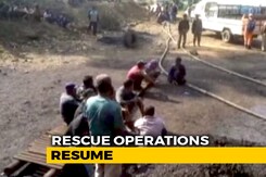 Boats, Cranes To Search For 13 Trapped In "Rat Hole" Mine In Meghalaya Boats, Cranes To Search For 13 Trapped In "Rat Hole" Mine In Meghalaya