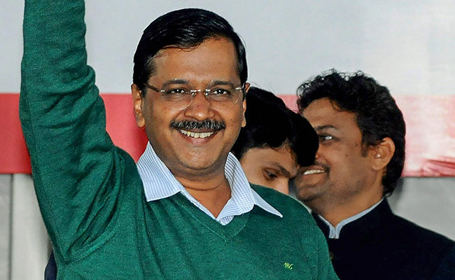 Arvind Kejriwal Shares Stage With Shatrughan Sinha, Jabs Kirron Kher