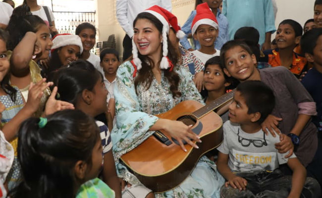 Jacqueline Fernandez Spreads Christmas Joy In Mumbai. See Trending Pics