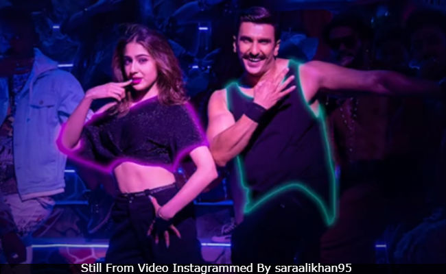 The <i>Simmba</i> Effect: Flash Mob In New York Dance To Ranveer Singh And Sara Ali Khan's <i>Aankh Marey</i>. Video Is Viral
