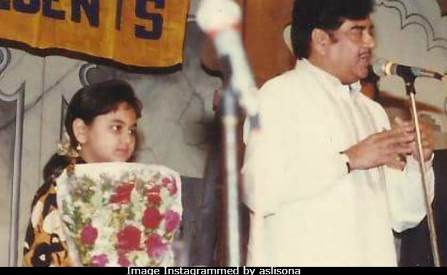 Sonakshi's Birthday Wish For Dad Shatrughan Sinha Is Adorable But She Has A Question