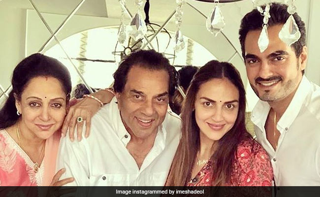 On Dharmendra's 83rd Birthday, Hema Malini, Esha And Bobby Deol Post Heartfelt Messages