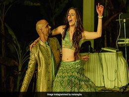 Raghu Ram And Natalie Di Luccio Share Stunning Photos From Their <I>Sangeet</I> Ceremony Raghu Ram And Natalie Di Luccio Share Stunning Photos From Their <I>Sangeet</I> Ceremony