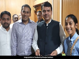 अक्षय कुमार की फिल्म को देखकर 13 साल की बच्ची ने लिया 250 लड़कियों को गोद, बांटे सैनिटरी नैपकिन अक्षय कुमार की फिल्म को देखकर 13 साल की बच्ची ने लिया 250 लड़कियों को गोद, बांटे सैनिटरी नैपकिन