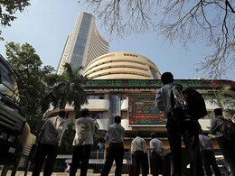 Stock Market Today: शेयर बाजार की फ्लैट शुरुआत, सेंसेक्स-निफ्टी में उतार-चढ़ाव जारी Stock Market Today: शेयर बाजार की फ्लैट शुरुआत, सेंसेक्स-निफ्टी में उतार-चढ़ाव जारी