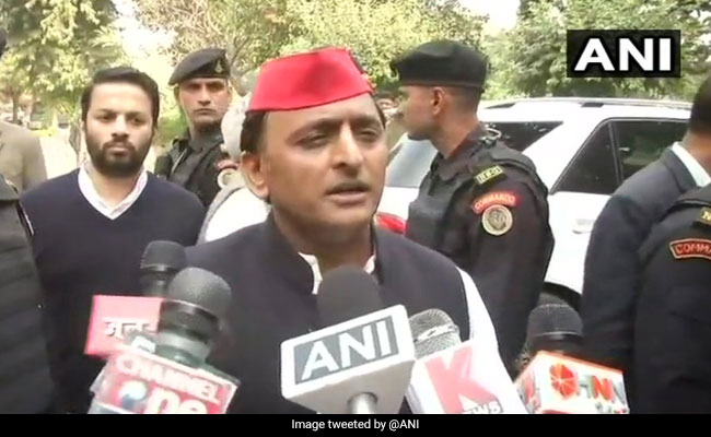 अखिलेश ने BJP को सत्ता से हटाने का लिया संकल्प, फेडरल फ्रंट को लेकर काम करने के लिए KCR को दी बधाई