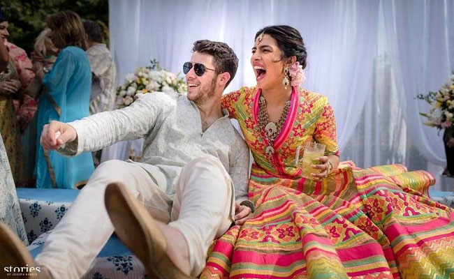 Pics From Priyanka Chopra And Nick Jonas' <i>Mehendi</i> Ceremony. Wait For More