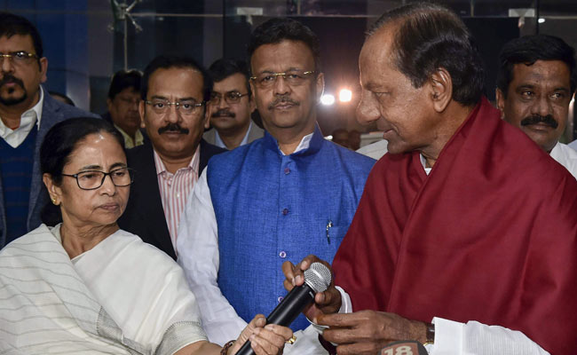 On Non-Congress, Non-BJP Front, Mamata Banerjee's Strange Signal
