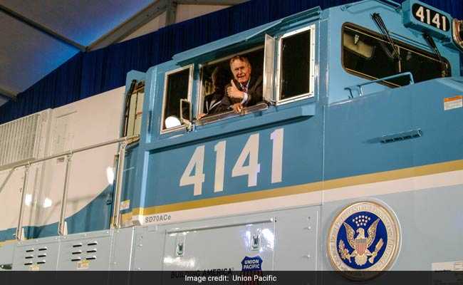 13 Years Ago HW Bush Drove This Locomotive. Today, It's His Last Ride