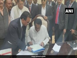 मुख्यमंत्री पद की शपथ लेते ही कमलनाथ ने वादे के मुताबिक सबसे पहले किया यह काम... मुख्यमंत्री पद की शपथ लेते ही कमलनाथ ने वादे के मुताबिक सबसे पहले किया यह काम...