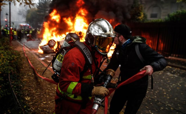 France May Impose Emergency To Contain Worst Civil Unrest In A Decade