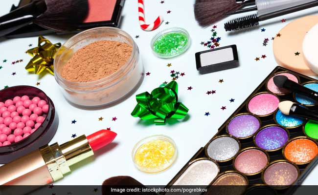 5 Ways To Take Your Makeup Look From Work To A Christmas Party