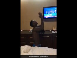 IPL में इस खिलाड़ी पर लग रही थीं करोड़ों की बोलियां, होटल में ऐसे मना रहे थे जश्न, देखें VIDEO IPL में इस खिलाड़ी पर लग रही थीं करोड़ों की बोलियां, होटल में ऐसे मना रहे थे जश्न, देखें VIDEO