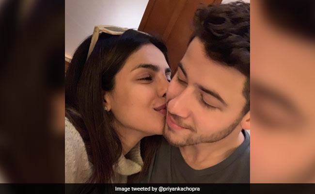 Priyanka Chopra Kisses Nick Jonas In Adorable Pic, Her Post For 'The Most Stylish Man On The Planet' Is Couple Goals x Infinity