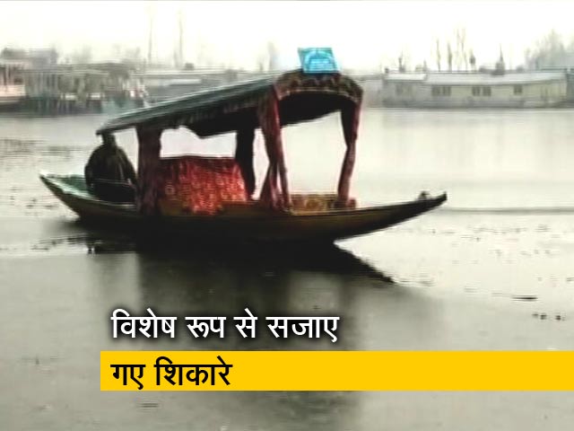 डल झील में क्रिसमस की धूम