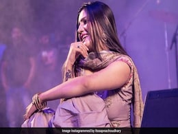 सपना चौधरी के डांस के आगे चित हुईं प्रियंका चोपड़ा, सोनम कपूर के पति को भी पछाड़ा- देखें Video सपना चौधरी के डांस के आगे चित हुईं प्रियंका चोपड़ा, सोनम कपूर के पति को भी पछाड़ा- देखें Video