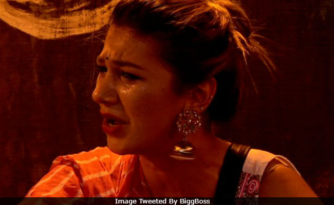 <i>Bigg Boss 12</i>, Day 78, Written Update: Rohit Suchanti And Deepak Thakur's Comment Upsets Jasleen Matharu