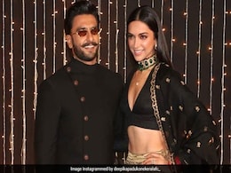 प्रियंका-निक के रिसेप्शन में डीजे बने रणवीर तो इनके साथ दीपिका पादुकोण ने डांस फ्लोर पर लगाई आग; देखें Video प्रियंका-निक के रिसेप्शन में डीजे बने रणवीर तो इनके साथ दीपिका पादुकोण ने डांस फ्लोर पर लगाई आग; देखें Video