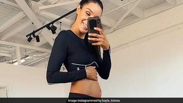 Celeb fitness trainer Kayla Itsines revealed on Instagram that she is is 20 weeks pregnant