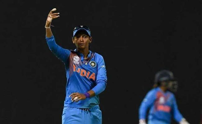 संजय मांजरेकर का ट्वीट, 'कोच रमेश पोवार के रोल को बढ़ा-चढ़ाकर पेश कर रहीं हरमनप्रीत कौर'