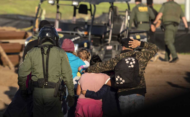 Canadian Police Bust Migrant Smuggling Ring Sneaking People Into US Canadian Police Bust Migrant Smuggling Ring Sneaking People Into US