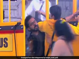 Bigg Boss 12: श्रीसंत को रोहित ने दिलाया गुस्सा, 'बिग बॉस' में पूर्व क्रिकेटर से यूं पिटे टीवी एक्टर - देखें Video Bigg Boss 12: श्रीसंत को रोहित ने दिलाया गुस्सा, 'बिग बॉस' में पूर्व क्रिकेटर से यूं पिटे टीवी एक्टर - देखें Video