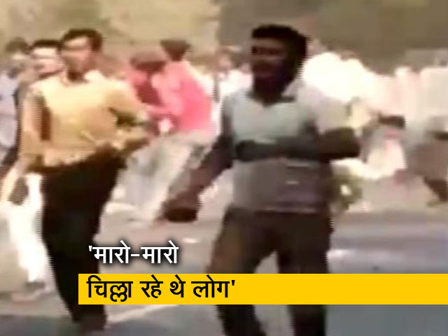 बुलंदशहर में पत्थर लिए भीड़ का उत्पात