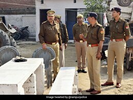 दीक्षा के शव से लिपटकर फूट-फूटकर रोया दोस्त, क्या है कानपुर में डॉक्टर की मौत का सच? दीक्षा के शव से लिपटकर फूट-फूटकर रोया दोस्त, क्या है कानपुर में डॉक्टर की मौत का सच?