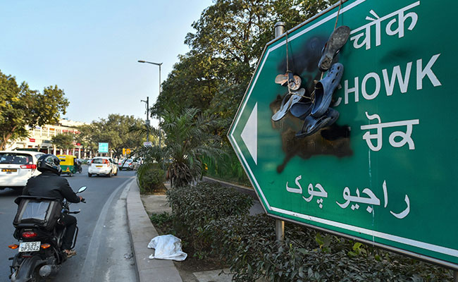 1984 Riots Victims Blacken Delhi's Rajiv Chowk Signboard, Want It Renamed