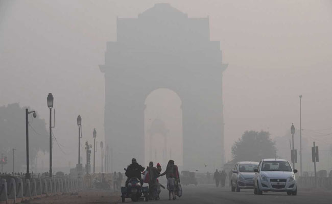 Delhi Stares At Bleak Christmas With Pollution At This Year's Worst