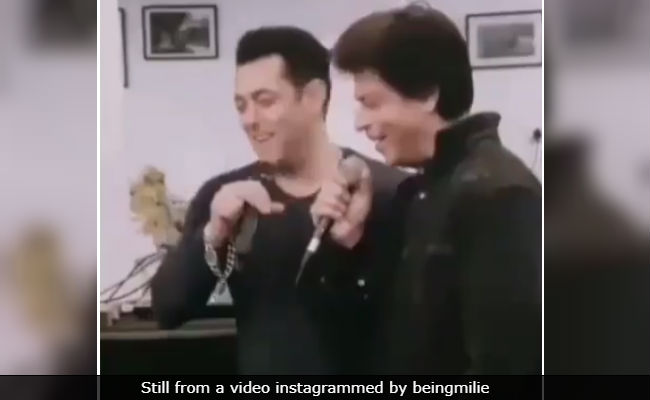 An Old Video Of Salman Khan And Shah Rukh Khan Singing Together Is Going Viral
