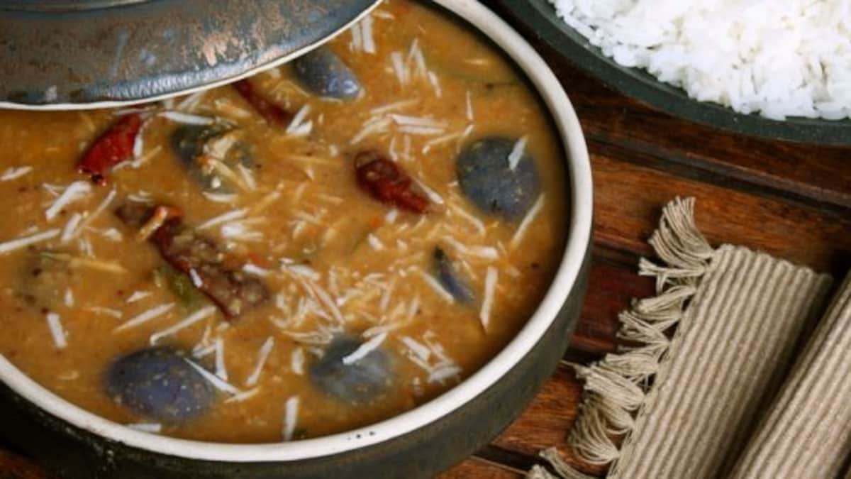 Savour Andhra's Gutti Vanakaya Kura: A Stuffed Brinjal Delight at Home!